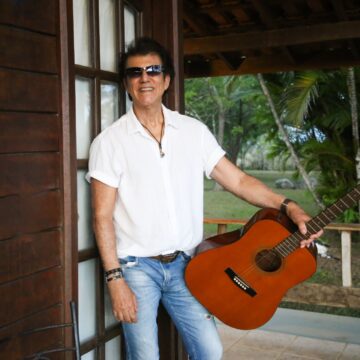 Cantor baiano Benjaminn lança ‘Baby Amor’ e aposta em poesia e sofisticação sonora para o verão