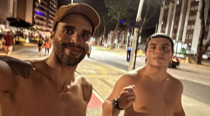 Preparação para o Carnaval: Marcelo Sangalo corre com o pai Daniel Cady na Barra-Ondina