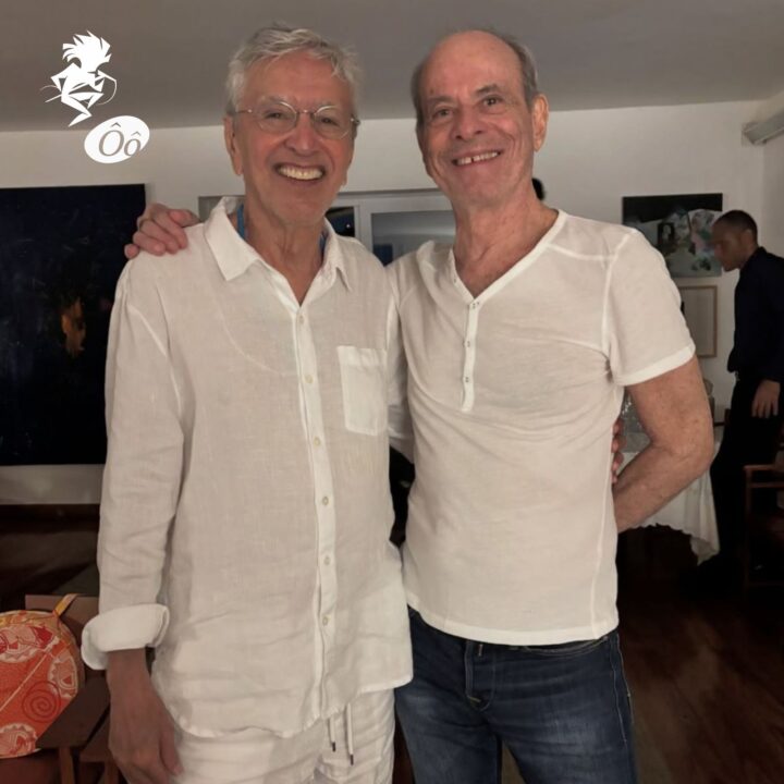 Caetano Veloso reúne artistas em roda de samba durante jantar em homenagem a Ney Matogrosso