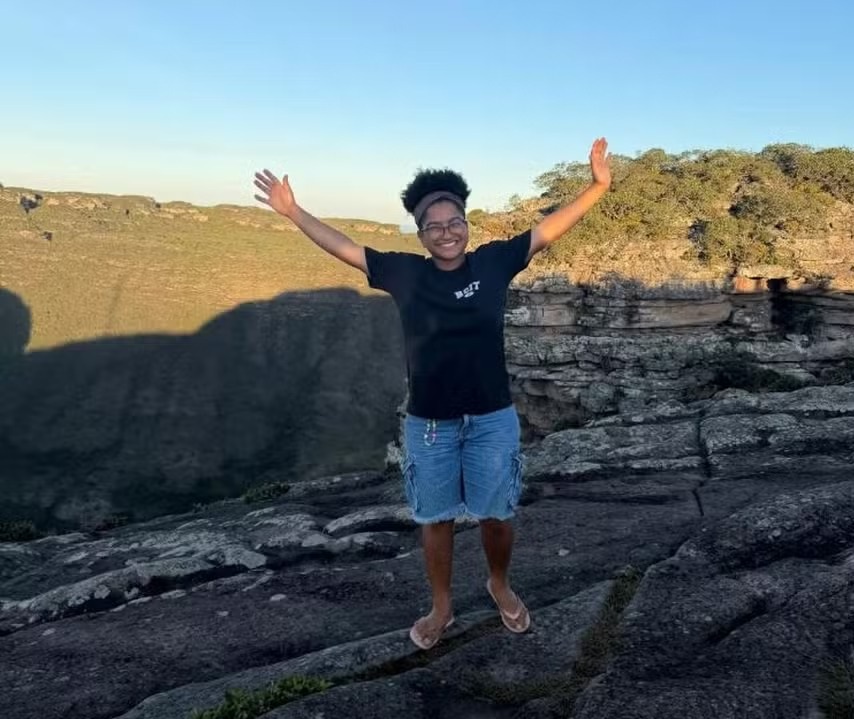 Recreadora e babá, Tia Milena, do ‘BBB 26’, viajou para Bahia trabalhando com crianças