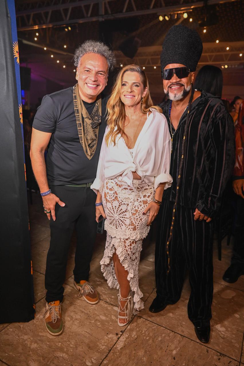 Zé Ricardo, Ingrid Guimarães e Carlinhos Brown