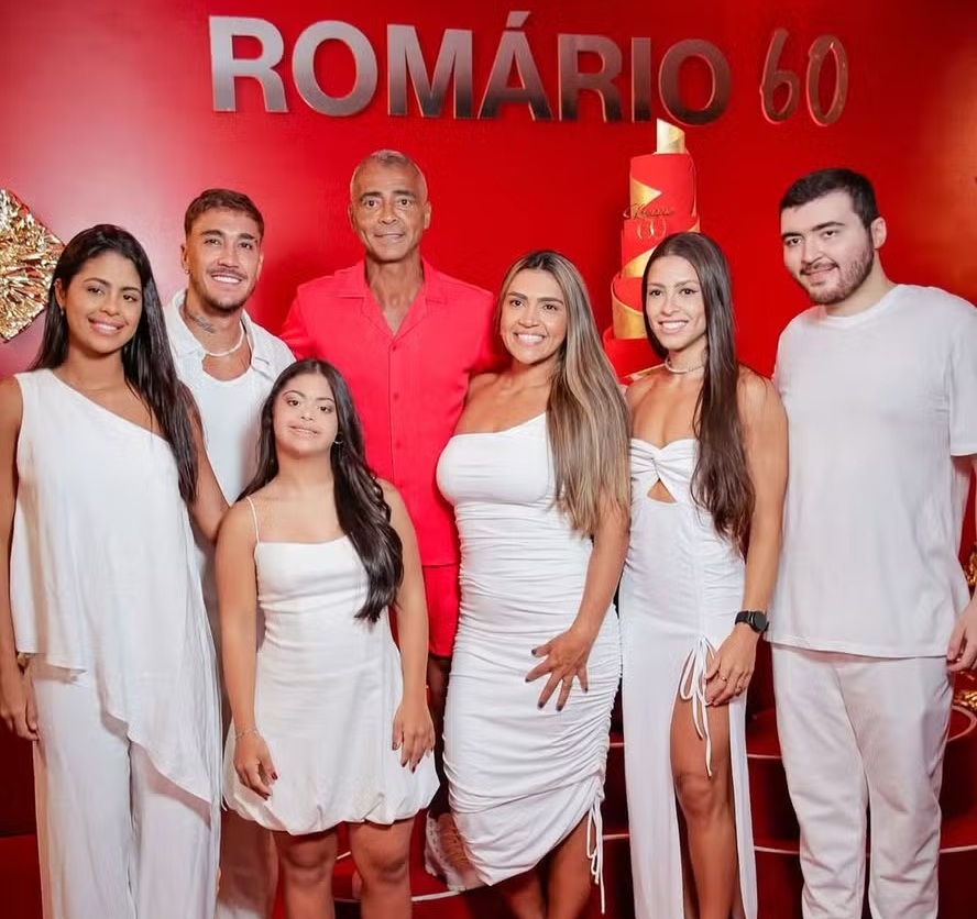 Romário reúne os seis filhos em super festa de aniversário de 60 anos