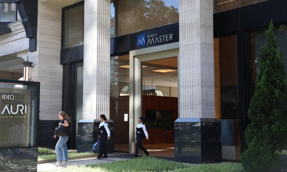 FGC inicia pagamento a clientes do Banco Master com valores de até R$ 250 mil