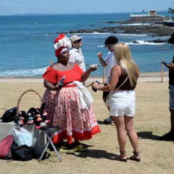 Salvador deve receber 291 mil visitantes neste verão, aponta levantamento