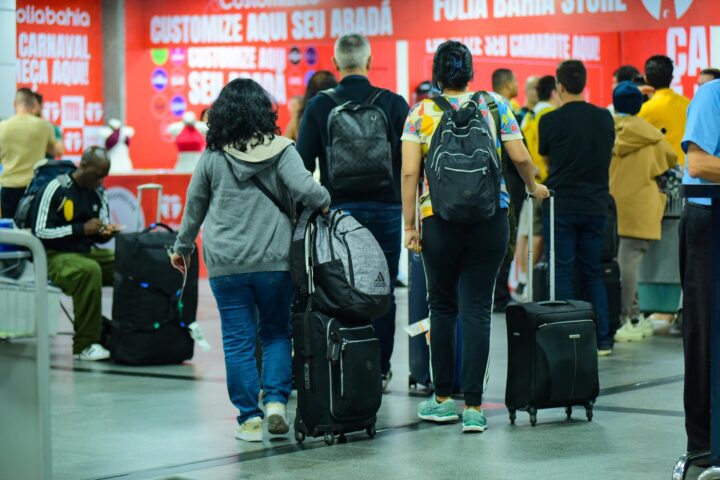 Carnaval de Salvador 2026 deve atrair 1,2 milhão de turistas e movimentar R$ 2,6 bilhões