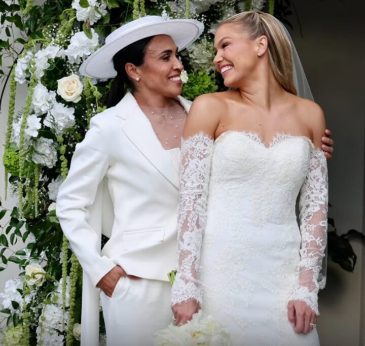 Marta se casa com Carrie Lawrence nos Estados Unidos; veja imagens