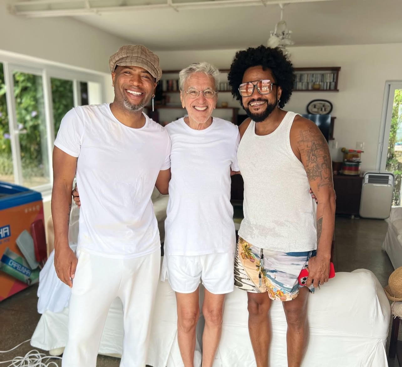 Caetano Veloso recebe Yuri da Cunha e Magary Lord em encontro musical em Salvador