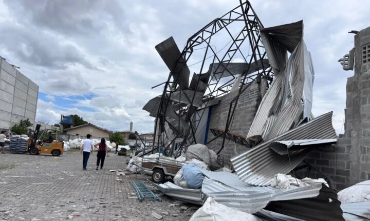 Tornado: ventos fortes de até 180 km/h causam destruição em cidade do Paraná