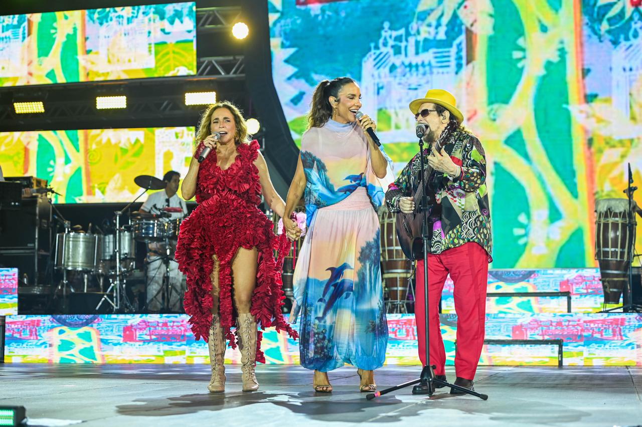 Ivete Sangalo e Geraldo Azevedo cantam com Daniela Mercury no Pôr do Som