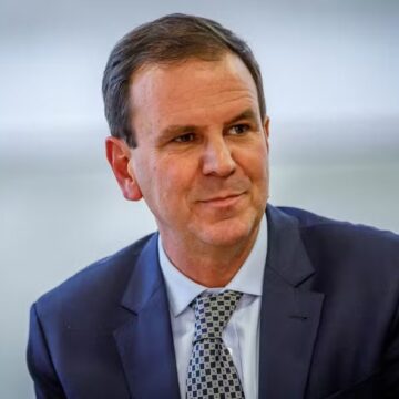 Eduardo Paes confirma megashow em Copacabana no dia 2 de maio, mas não revela atração