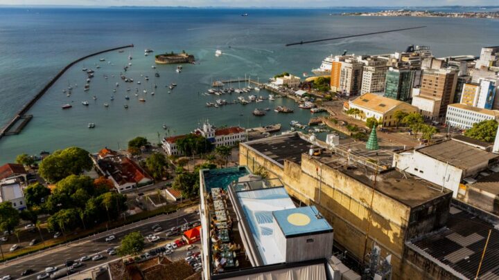 Peixe Voador lança projeto com música e gastronomia em rooftop em frente à Baía de Todos-os-Santos