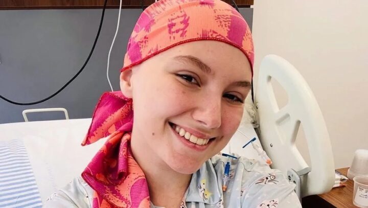 Influenciadora Isabel Veloso morre aos 19 anos