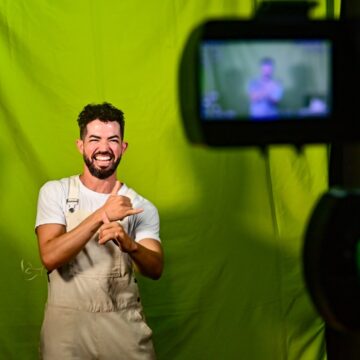 Intérpretes de Libras garantem acessibilidade no Festival Virada Salvador