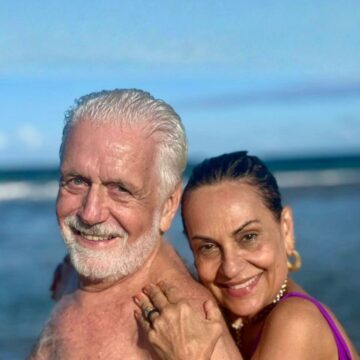 Jaques Wagner se declara à esposa em homenagem de aniversário: ‘Te amo muito’