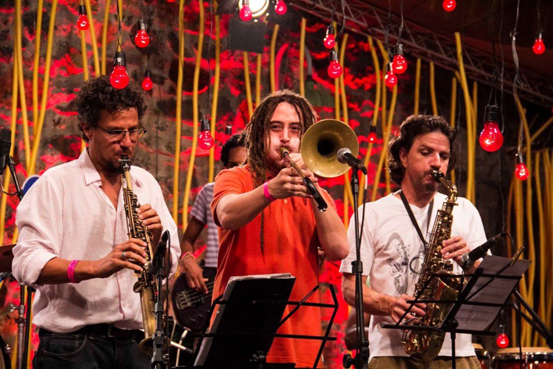 Praia do Forte recebe Festival de Jazz com shows gratuitos; confira a programação