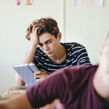 Projeto sugere equiparação funcional de pessoas com TDAH para acesso a políticas públicas na Bahia