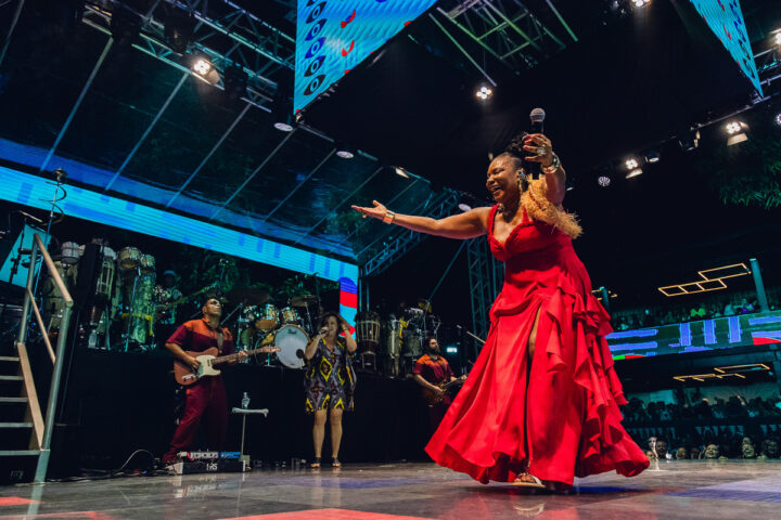 Margareth Menezes celebra 25 anos do álbum “Maga Afropopbrasileiro” com show em Salvador