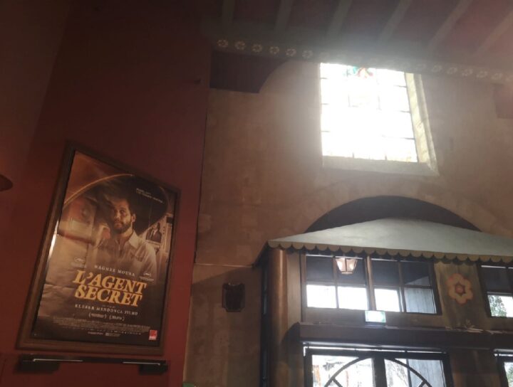 Kleber Mendonça Filho mostra local onde escreveu roteiro de O Agente Secreto