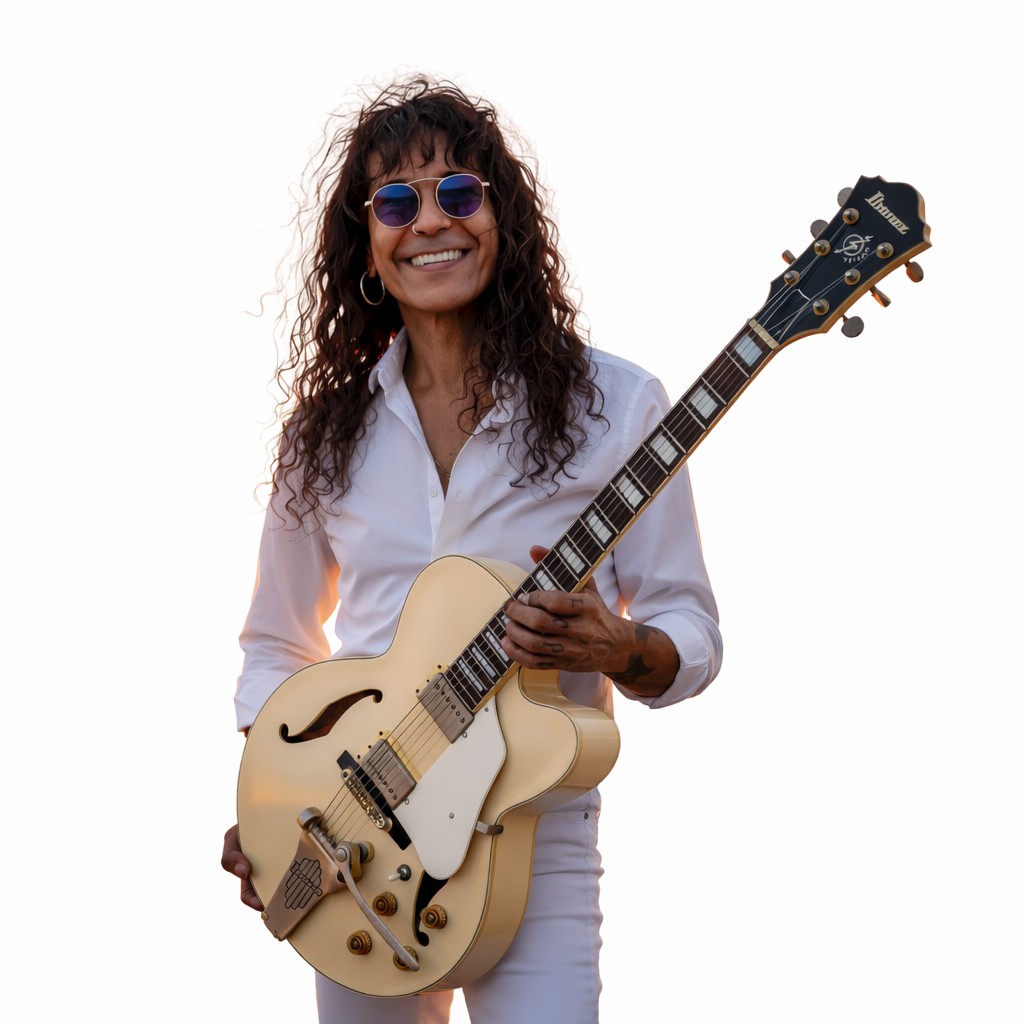 Luiz Caldas comanda pipoca nos dois circuitos do Carnaval 2026