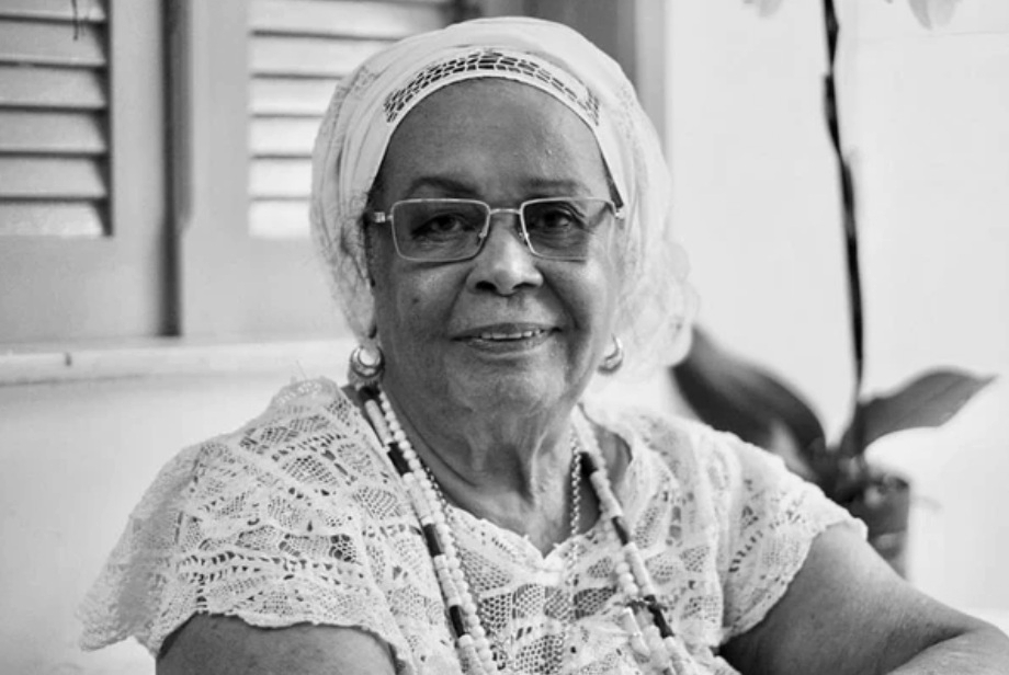 Missa de sétimo dia de Mãe Carmen reúne amigos e fiéis em Salvador