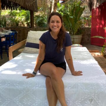 Manuela Dias visita Ilha dos Frades durante férias em Salvador