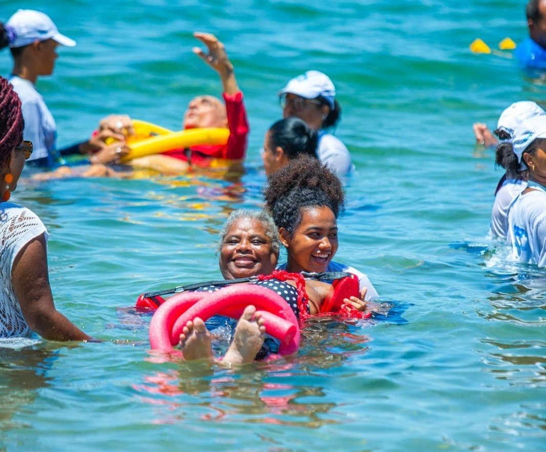 Mar Sem Barreiras: Salvador inicia projeto de inclusão e lazer adaptado no Porto da Barra