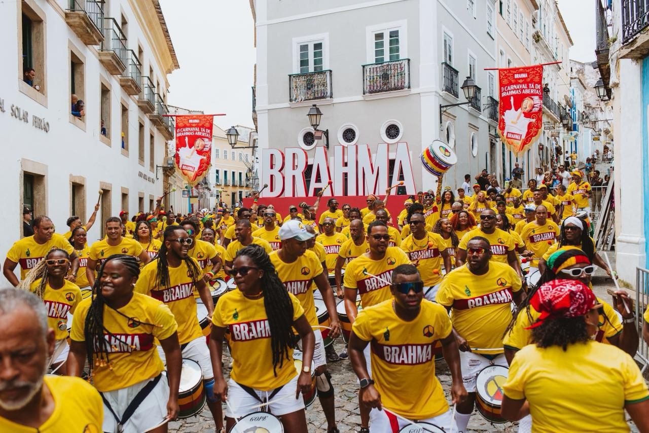 Brahma convoca Olodum para abrir as portas do Carnaval a Carlo Ancelotti