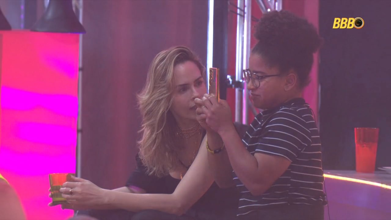 BBB 26: Milena provoca rivais e gera climão em festa: ‘Horroroso’