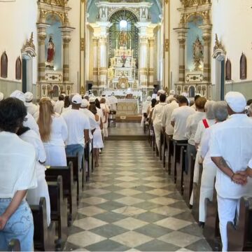 Missa de sétimo dia da morte de Mãe Carmen é realizada em Salvador