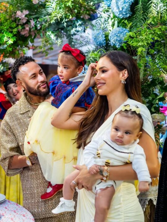 Bruna Biancardi revela bastidores da escolha dos nomes das filhas com Neymar