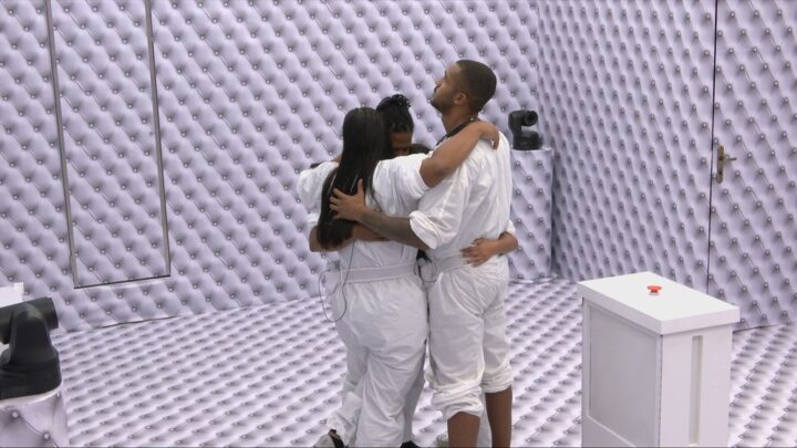 BBB 26: Chaiany, Gabriela, Leandro e Matheus resistem ao Quarto Branco e são os novos participantes do reality