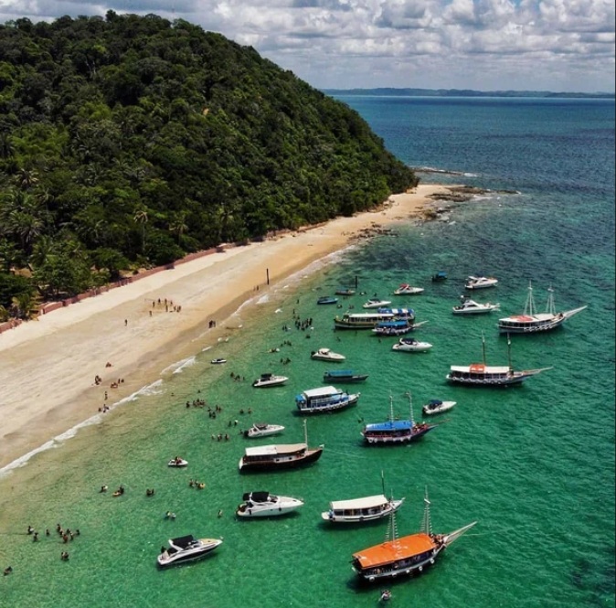 Conheça as praias com águas cristalinas em Salvador