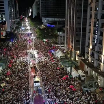 Simone Mendes faz a virada na Paulista em Réveillon que reuniu 2,1 milhões