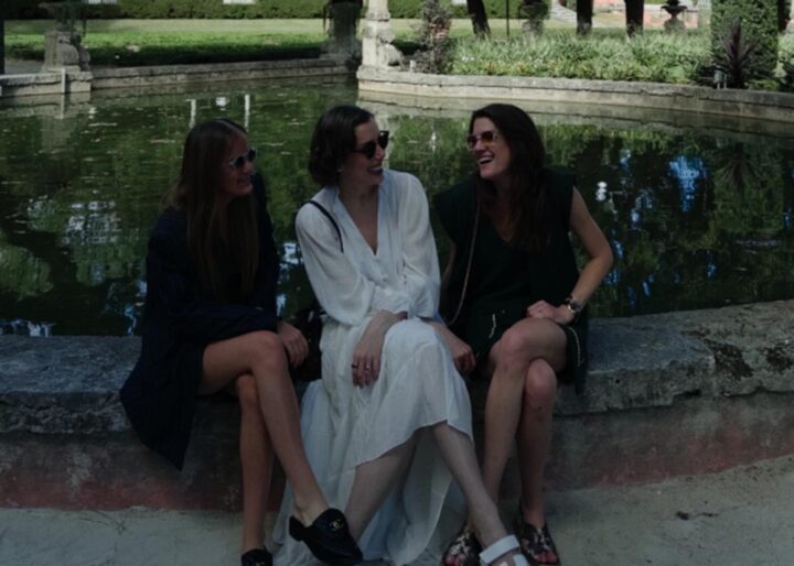 Rafa Justus posa com as irmãs durante férias nos Estados Unidos