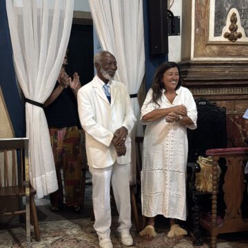 Regina Casé participa da primeira Terça da Benção do ano na igreja do Rosário dos Pretos, em Salvador