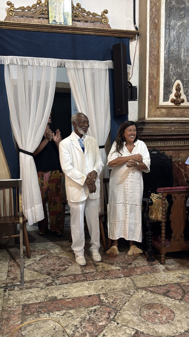 Regina Casé participa da primeira Terça da Benção do ano na igreja do Rosário dos Pretos, em Salvador