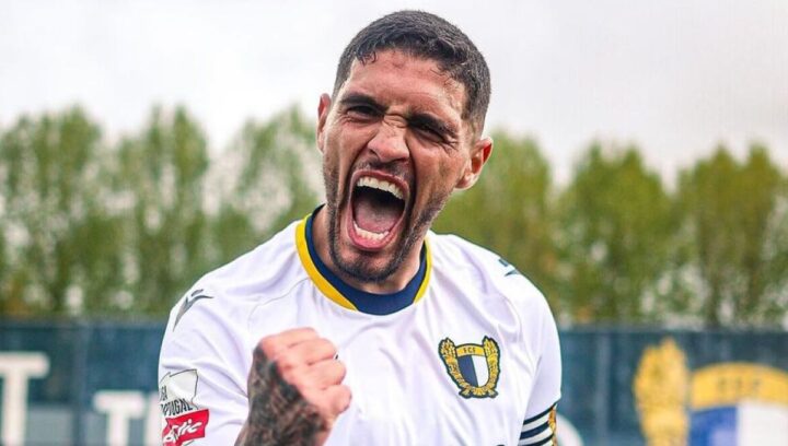 Vitória encaminha contratação de zagueiro de clube português