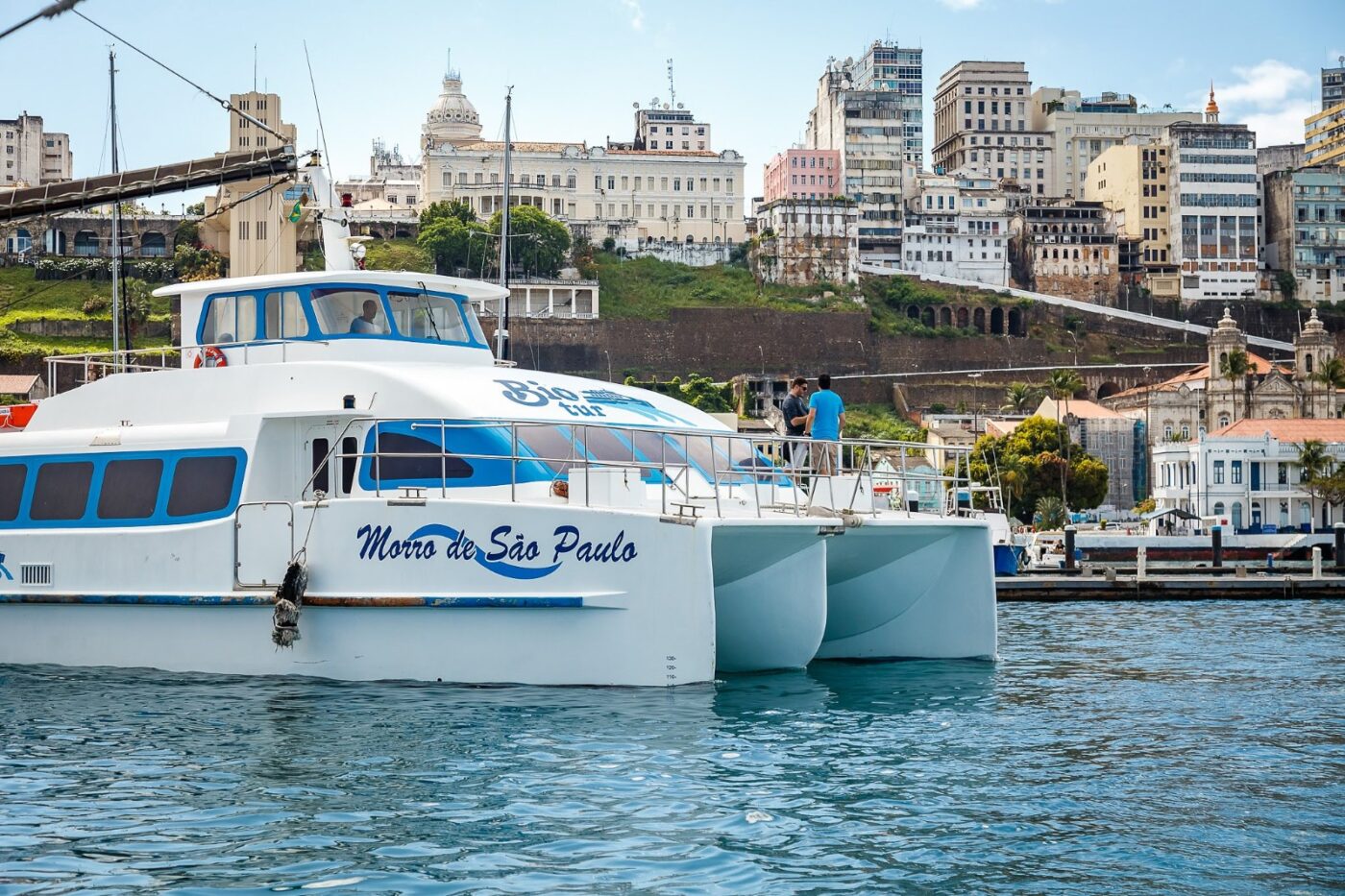 Saídas de Salvador para Morro de São Paulo registram movimento intenso nesta quinta-feira
