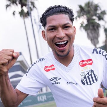 Santos anuncia contratação de atacante Rony