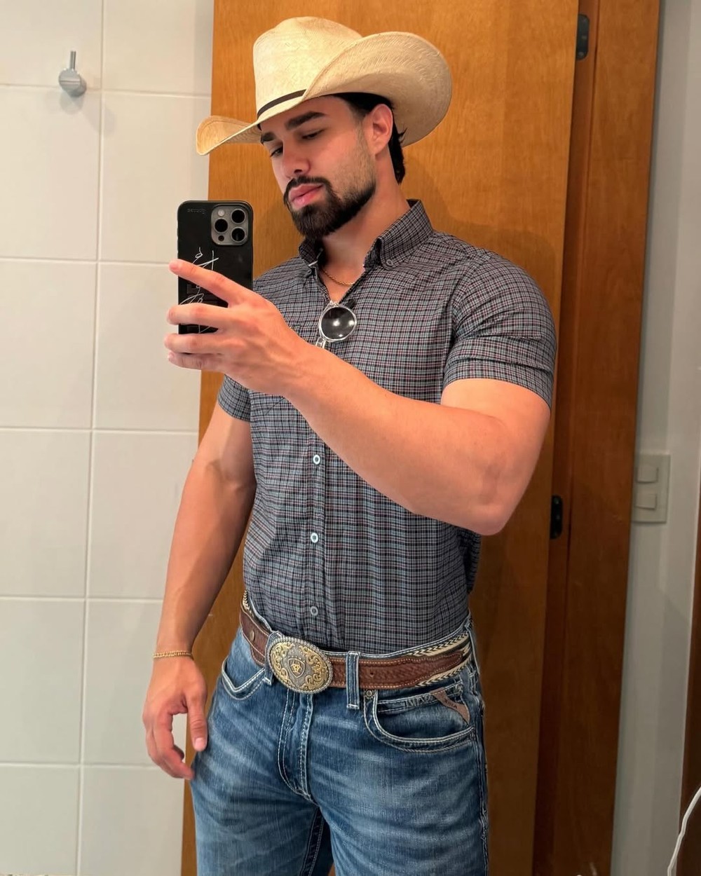 Saiba quem é Paulo Augusto, goiano expulso do BBB 26