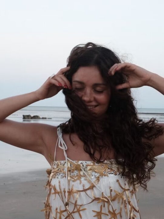Sophie Charlotte passa réveillon em praia tranquila na Bahia