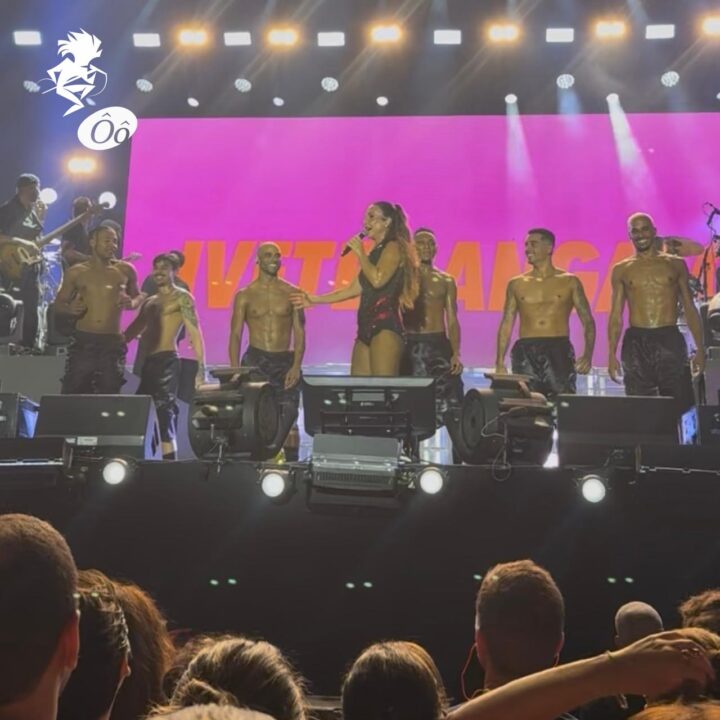 Ivete Sangalo diverte a plateia ao brincar com o balé durante o Festival de Verão