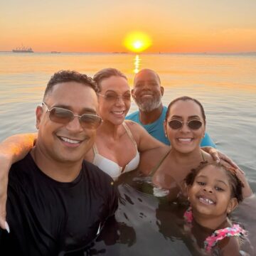 Péricles curte primeiro dia do ano com Xanddy e Carla Perez em Salvador