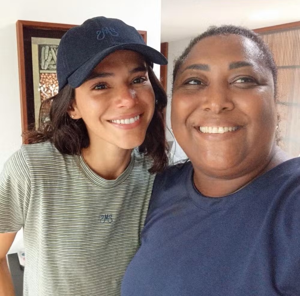 Feijão, arroz e frango: cozinheira conta o que preparou para Bruna Marquezine em Salvador