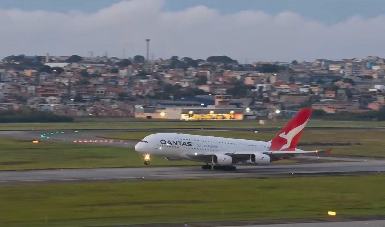 Airbus A380 da Qantas faz voo histórico direto entre Sydney e São Paulo