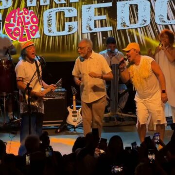 Gilberto Gil participa de ensaio de Carnaval dos Irmãos Macedo em apoio a Aroldo Macedo