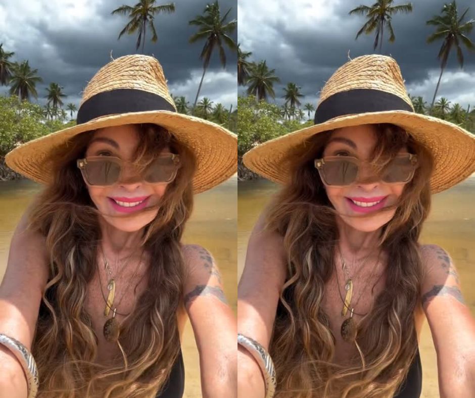 Elba Ramalho curte dia de praia no sul da Bahia e se declara: “Ô Trancoso… Amo”
