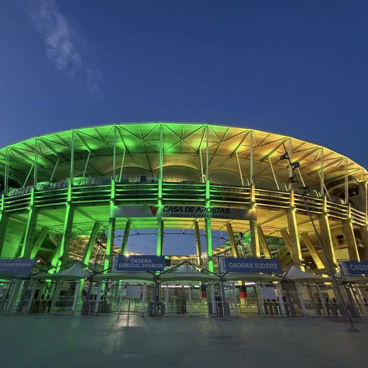 Fonte Nova ganha iluminação verde e amarela em celebração à Copa do Mundo Feminina 2027