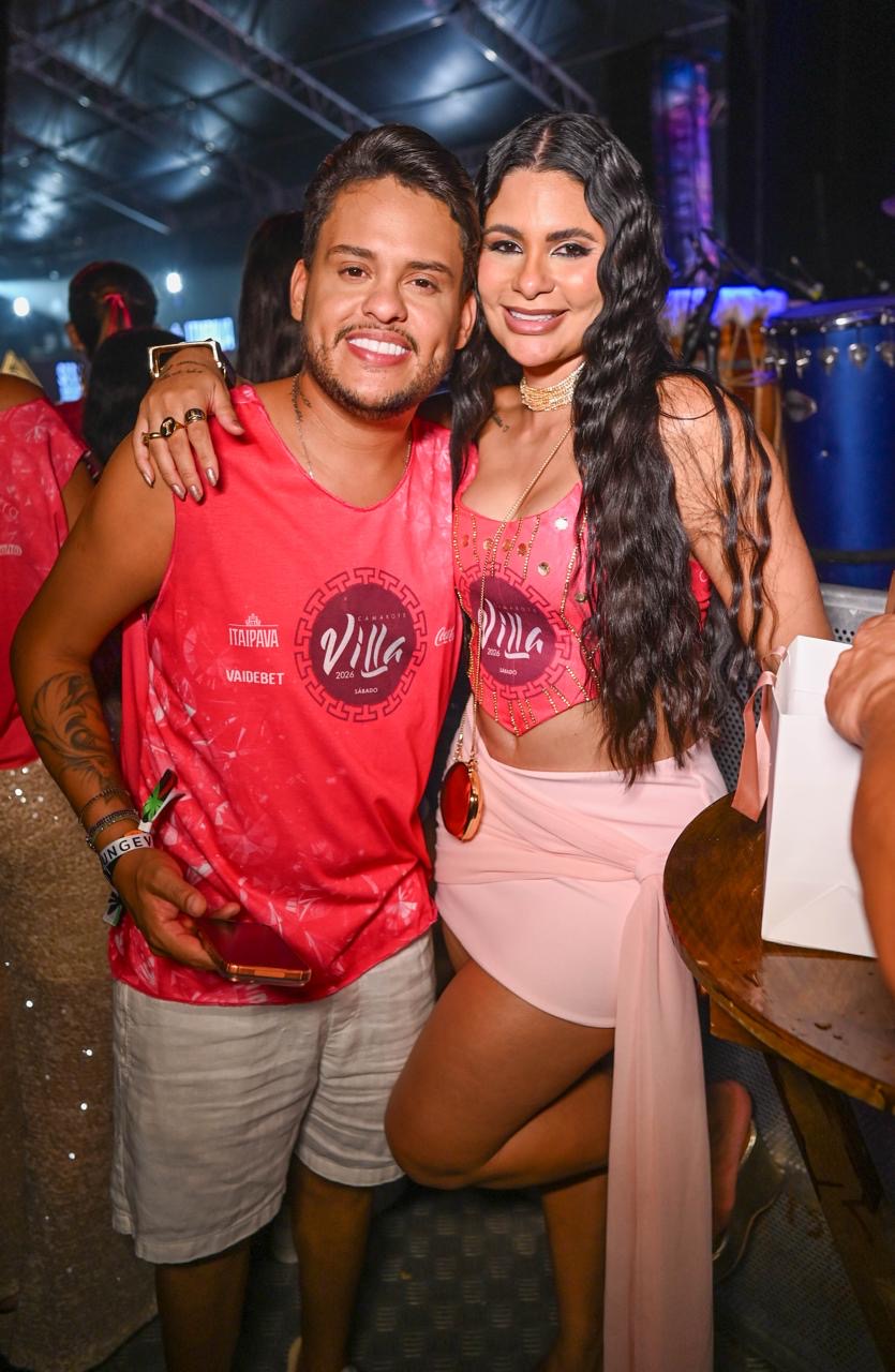 Thiago Aquino e Thayná Santiago