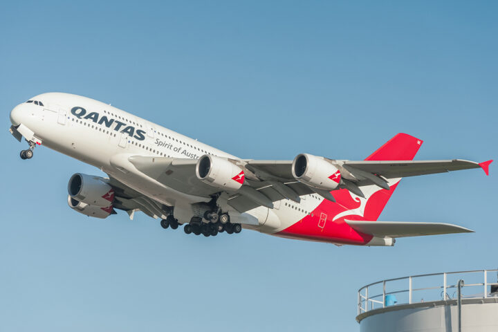 Por que Bad Bunny gastou R$ 8 milhões para alugar maior avião do mundo e voar do Brasil até a Austrália?